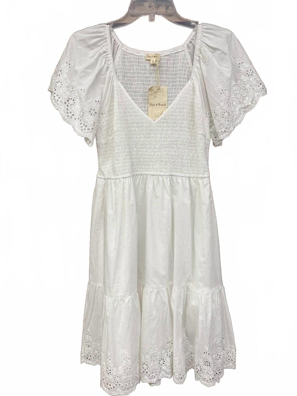 NEW HEM & THREAD women's lined lace dress in white